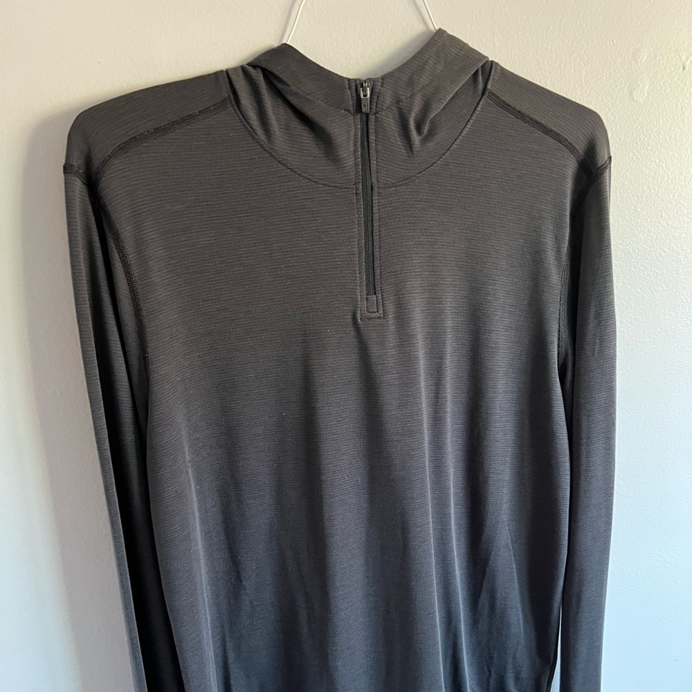 Under Armor Longsleeve Quarter Zip with Hood